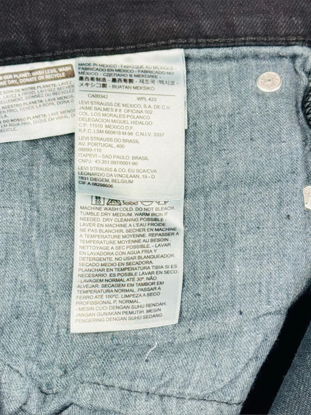 Levi's 511 NWT Slim Fit stretch jeans. Size 40-inch waist and 30-inch inseam.